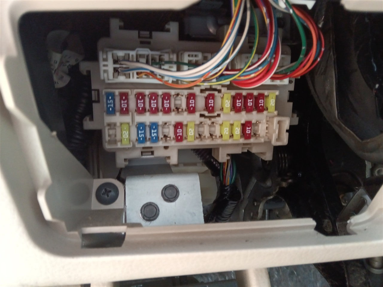 2011 Nissan Altima Cabin Interior Fuse Box Relay Panel