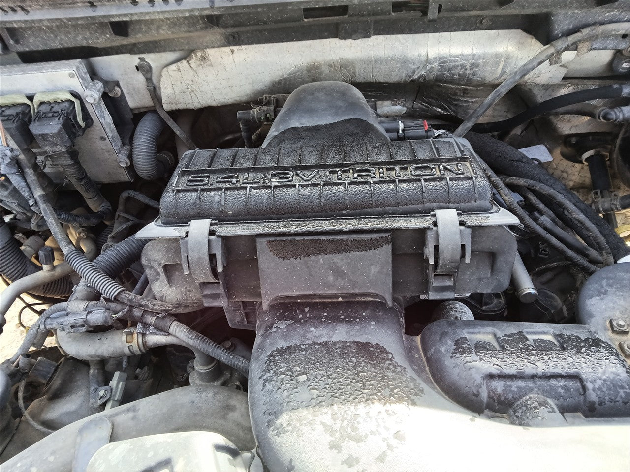 2004 thru 2008 Ford F150, Ford F250SD, Ford F350SD, Lincoln LT and 2 more Air Cleaner Intake Filter Box