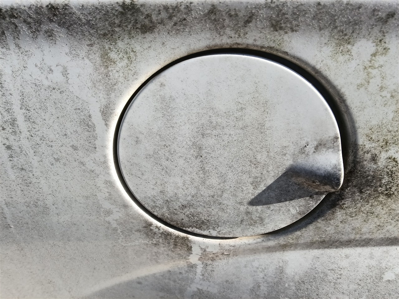 2007 Dodge Fuel Filler Gas Door Lid