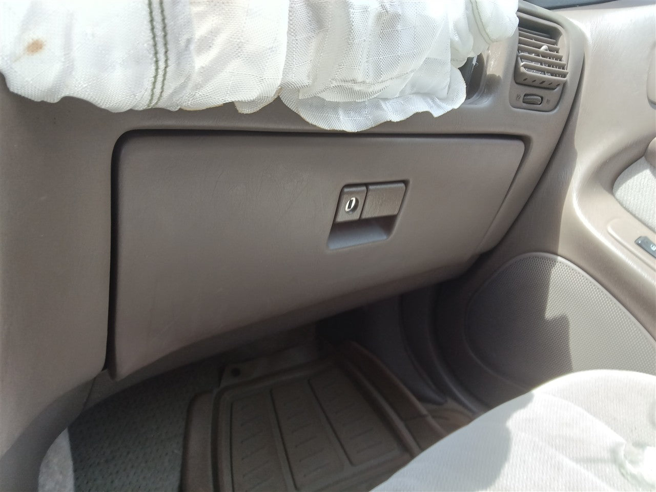 1996 Toyota Camry Glove Box Compartment