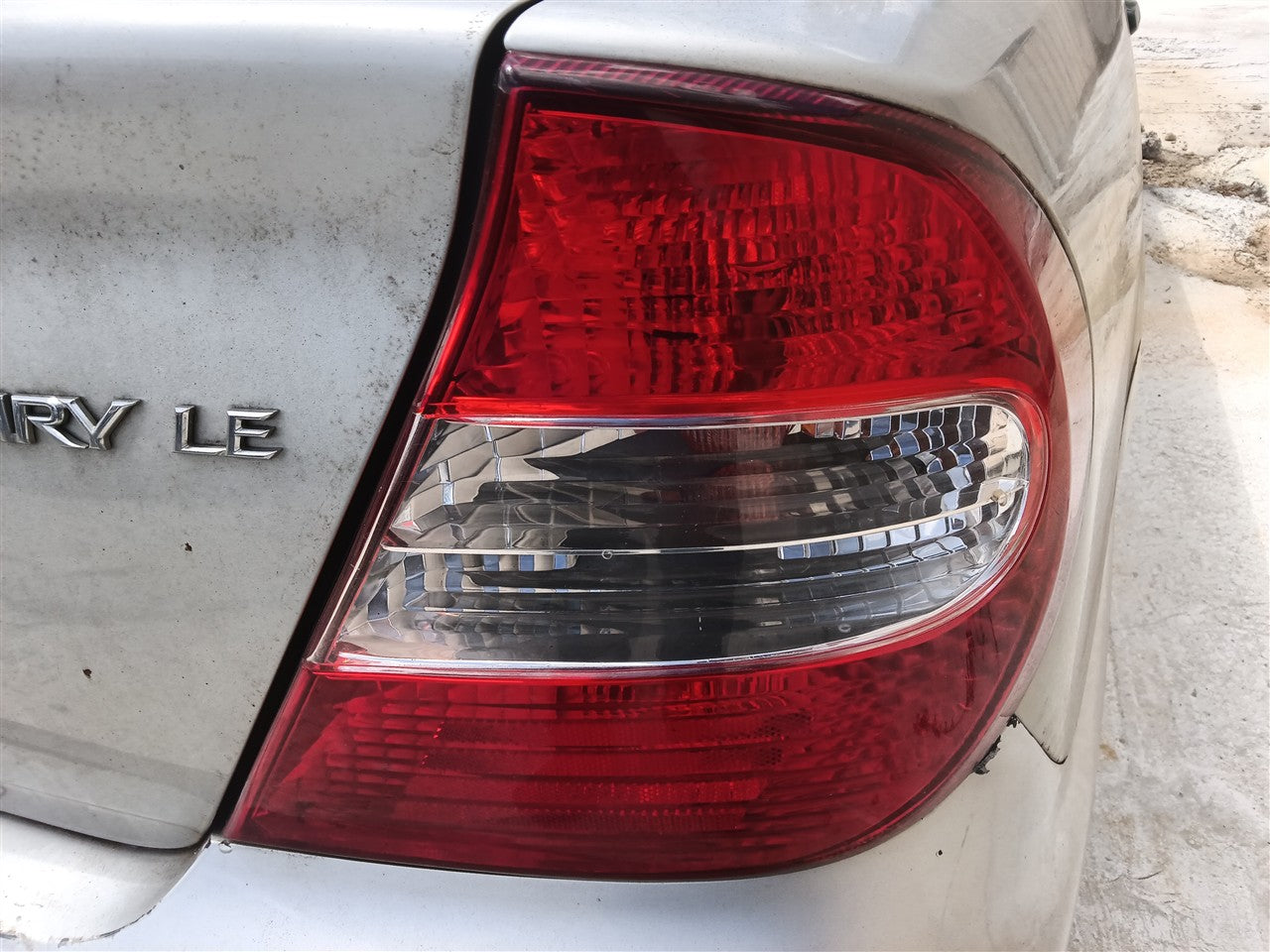2002 2003 2004 Toyota Camry Passenger Side Right Tail Light Lamp Assembly R