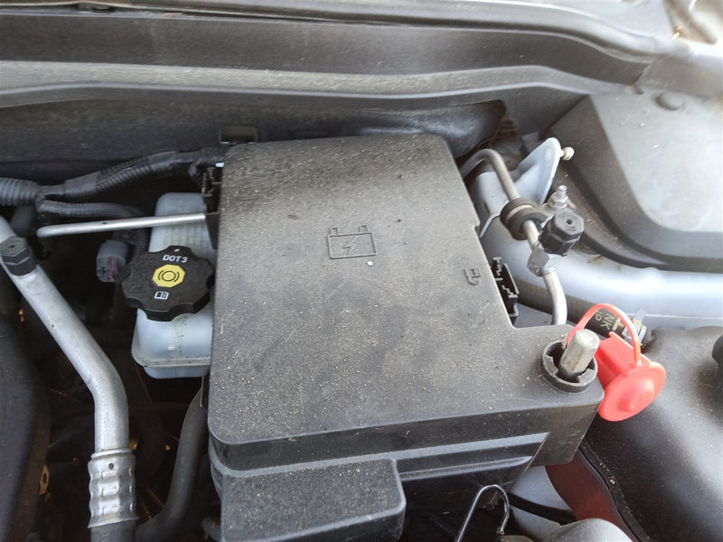 2013 2014 2015 2016 Chevrolet Equinox, GMC Terrain Engine Bay Fuse Box Relay Panel 2.4L