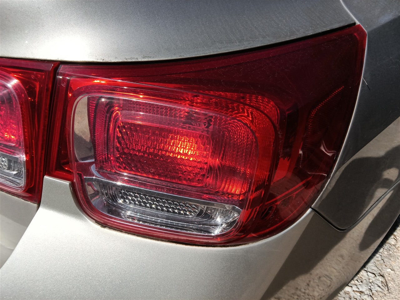2013 2014 2015 2016 Chevrolet Malibu Passenger Side Right Tail Light Lamp Assembly quarter panel mounted R