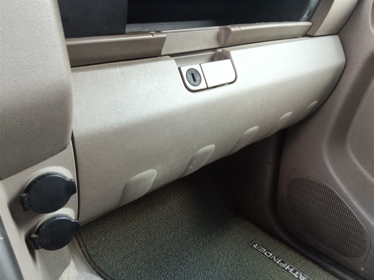 2008 Nissan Pathfinder Glove Box Compartment