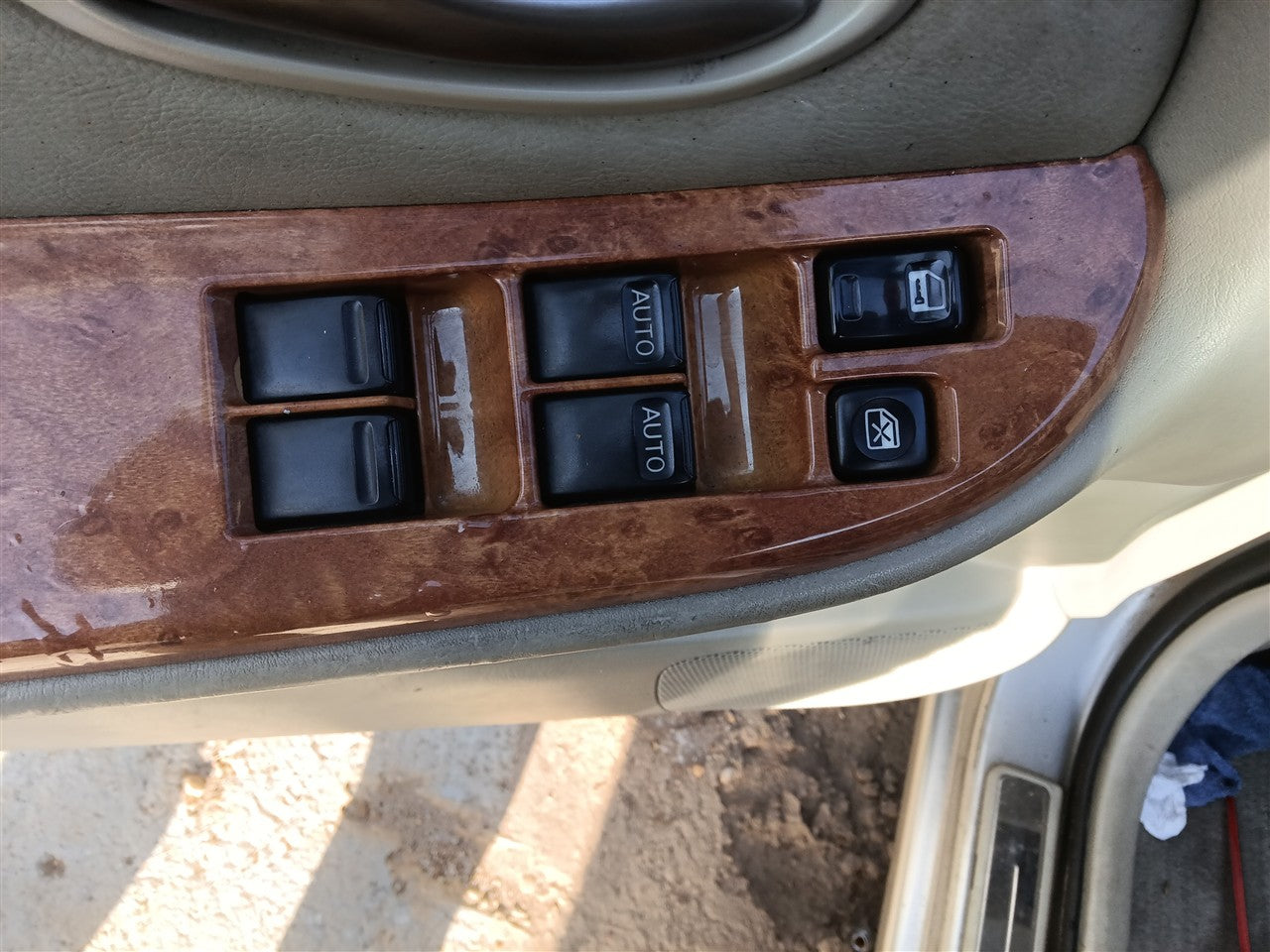 2002 2003 2004 Infiniti I35, Nissan Maxima Driver Side Left Front Door Window Master Switch Driver s lock and