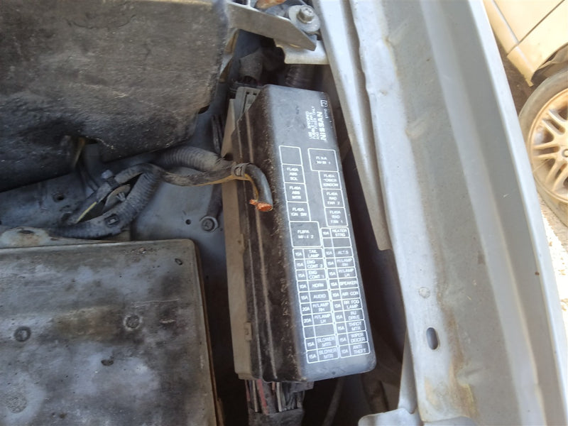 2000 thru 2004 Infiniti I35, Infiniti I30, Nissan Maxima Engine Bay Fuse Box Relay Panel
