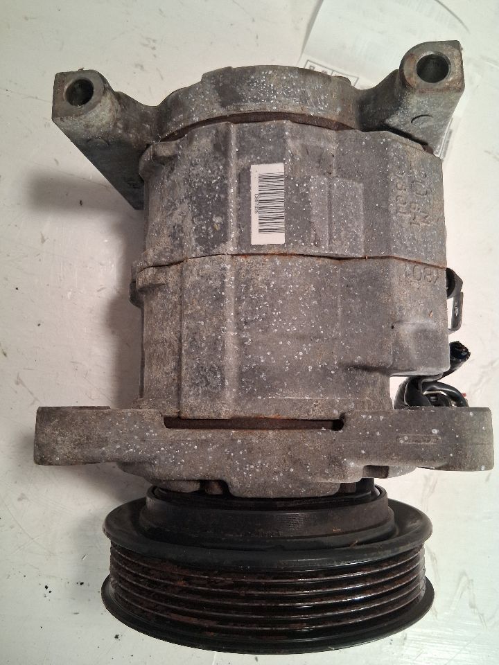 2001 2002 2003 2004 Chrysler Town and Country, Dodge Caravan, Jeep Voyager AC Air Conditioning Compressor