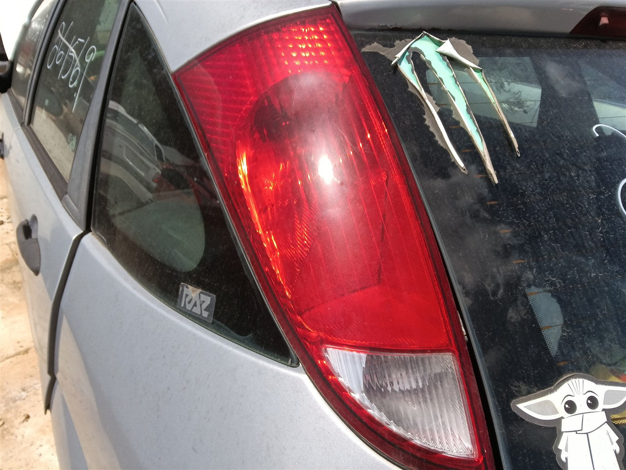 2000 thru 2007 Ford Focus Driver Side Left Tail Light Lamp Assembly L