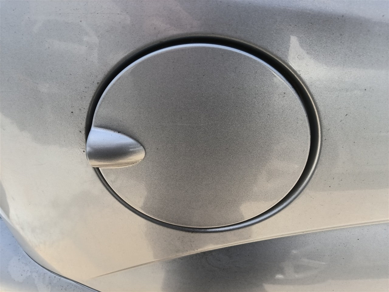 2006 Ford Focus Fuel Filler Gas Door Lid