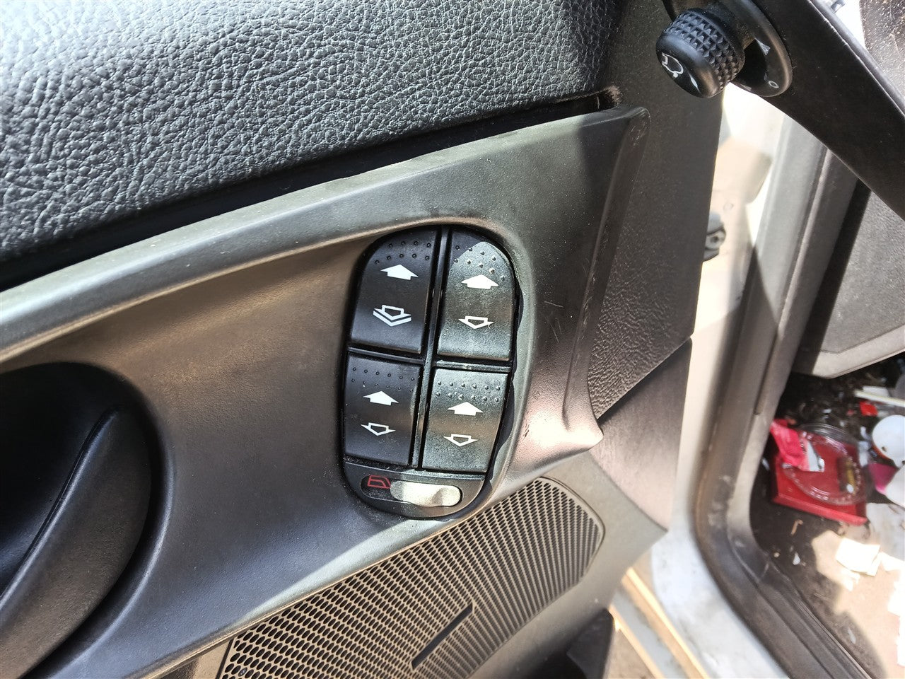 2000 thru 2007 Ford Focus Driver Side Left Front Door Window Master Switch Driver s