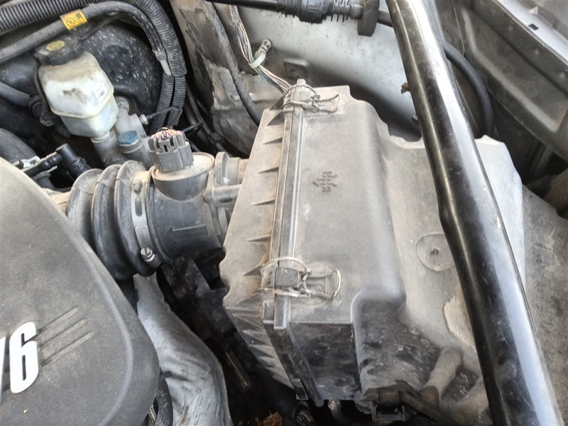 2006 2007 2008 2009 Chevrolet Impala, Chevrolet Monte Carlo Air Cleaner Intake Filter Box