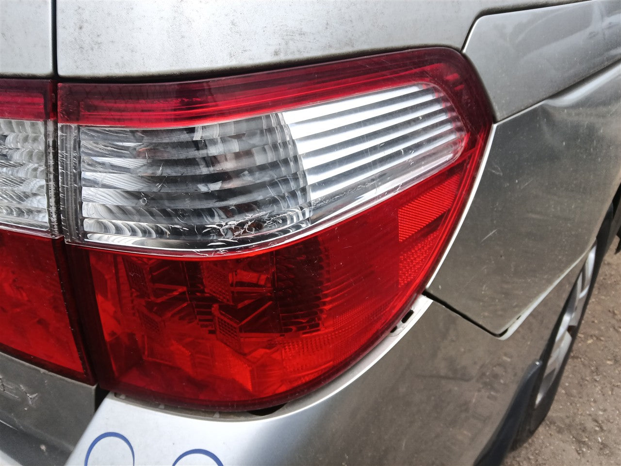 2005 2006 2007 Honda Odyssey Passenger Side Right Tail Light Lamp Assembly quarter panel mounted R