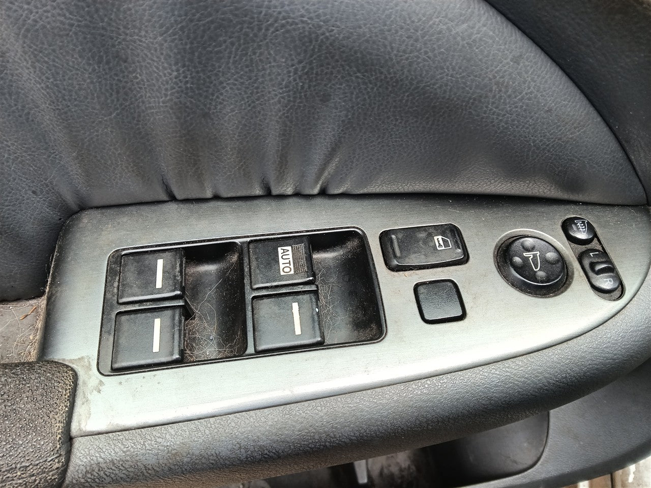 2005 thru 2010 Honda Odyssey Driver Side Left Front Door Window Master Switch Driver s