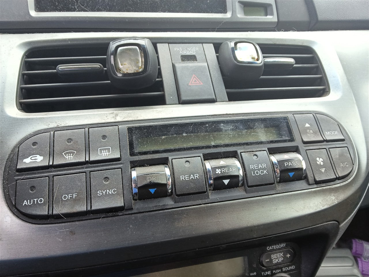 2005 2006 2007 Honda Odyssey AC Heater Temperature Climate Control Unit front