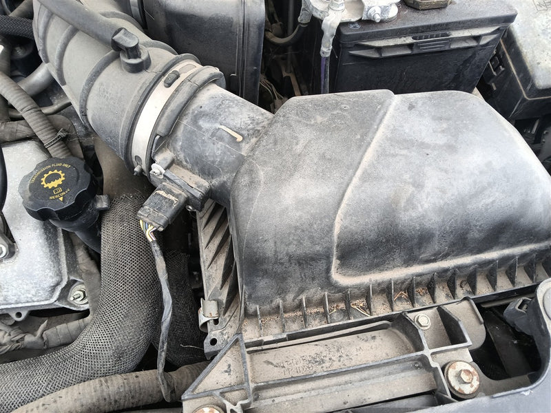 2008 2009 2010 Ford Taurus, Ford Taurus X, Mercury Sable, Lincoln MKS Air Cleaner Intake Filter Box