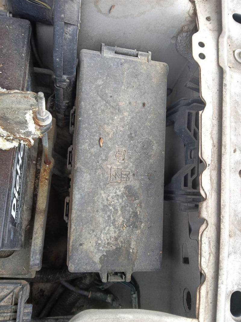 2008 2009 Ford Taurus, Ford Taurus X, Mercury Sable Engine Bay Fuse Box Relay Panel