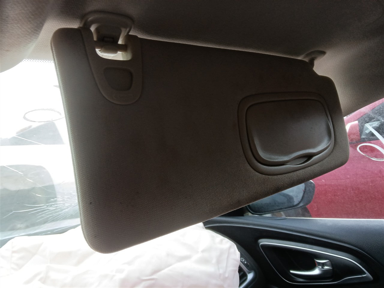 2015 Chrysler 200 Passenger Side Right Sun Visor Sdn with sunroof without garage door opener