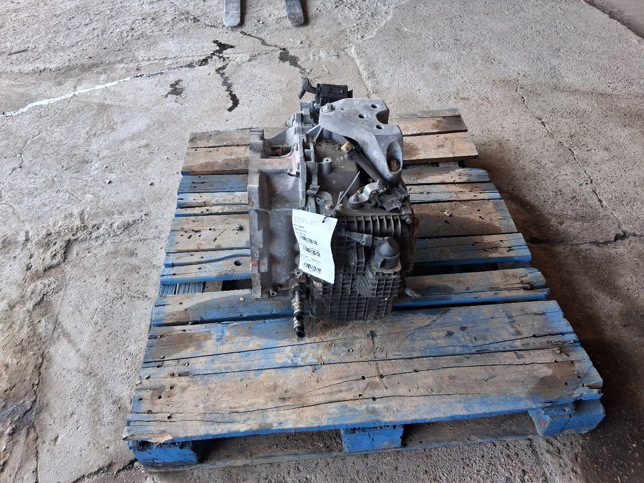 2015 Chrysler 200 Transmission Transaxle Assembly AT Sedan 2.4L 9 speed opt 948TE Federal emissions