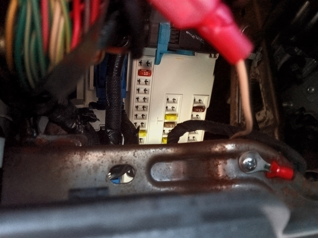 2015 Chrysler 200 Cabin Interior Fuse Box Relay Panel