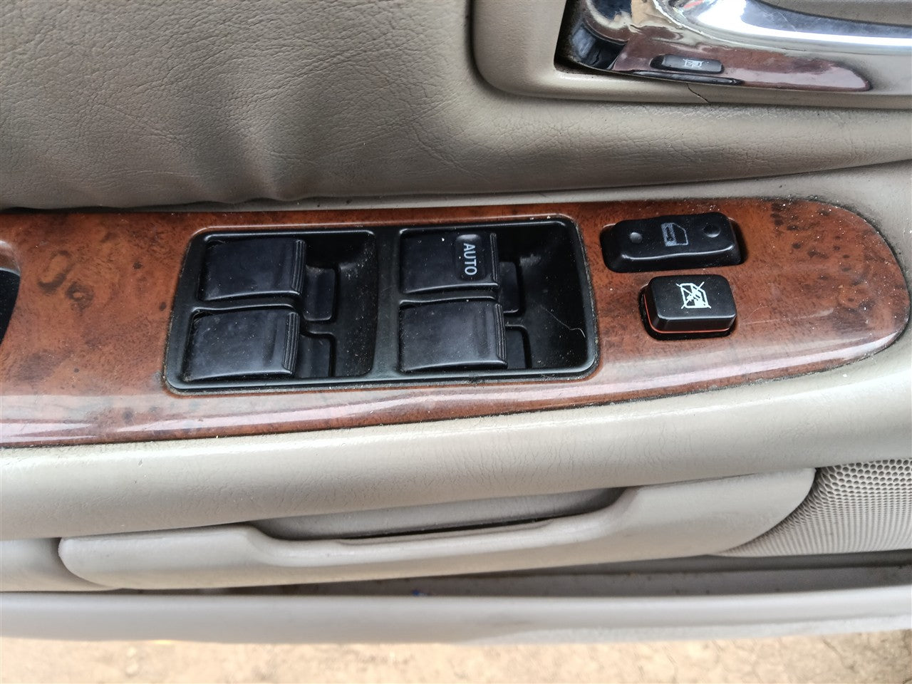 2003 2004 Toyota Avalon Driver Side Left Front Door Window Master Switch Driver s without memory