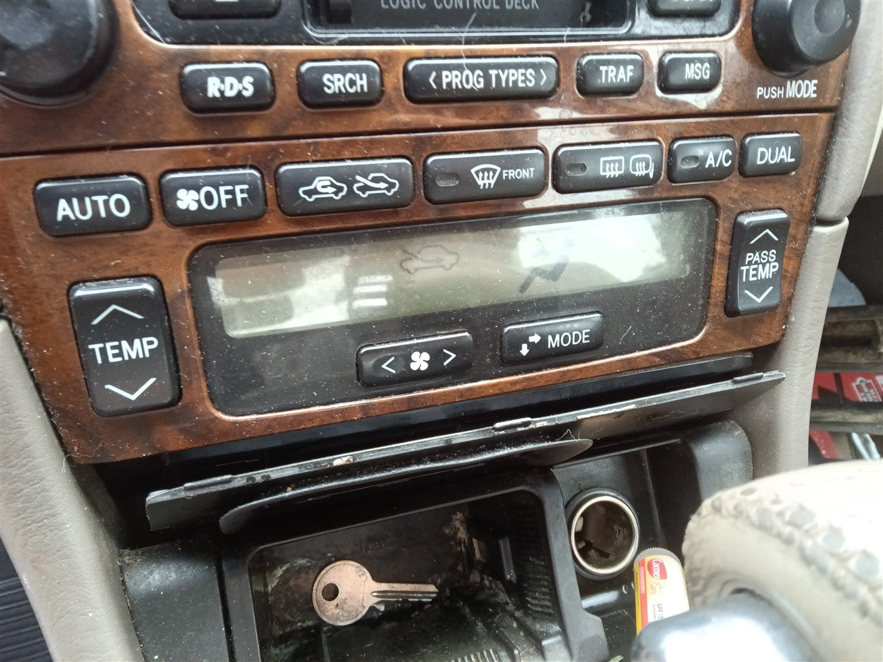 2000 thru 2004 Toyota Avalon AC Heater Temperature Climate Control Unit push buttons