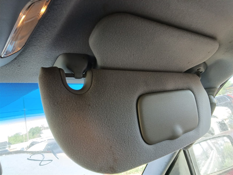 2005 2006 Ford Expedition Passenger Side Right Sun Visor R with roof console