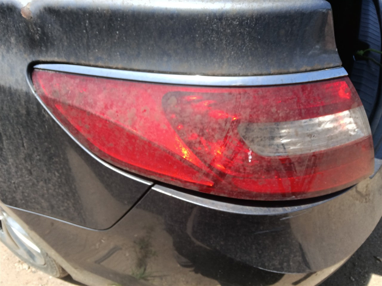 2012 thru 2017 Hyundai Azera Driver Side Left Tail Light Lamp Assembly quarter panel mounted L