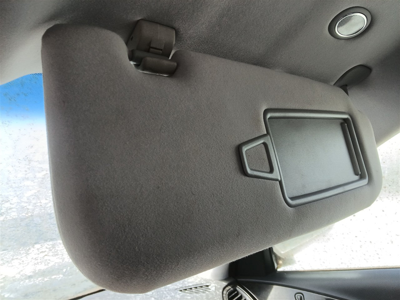 2012 thru 2017 Hyundai Azera Passenger Side Right Sun Visor roof illuminated without sunroof R