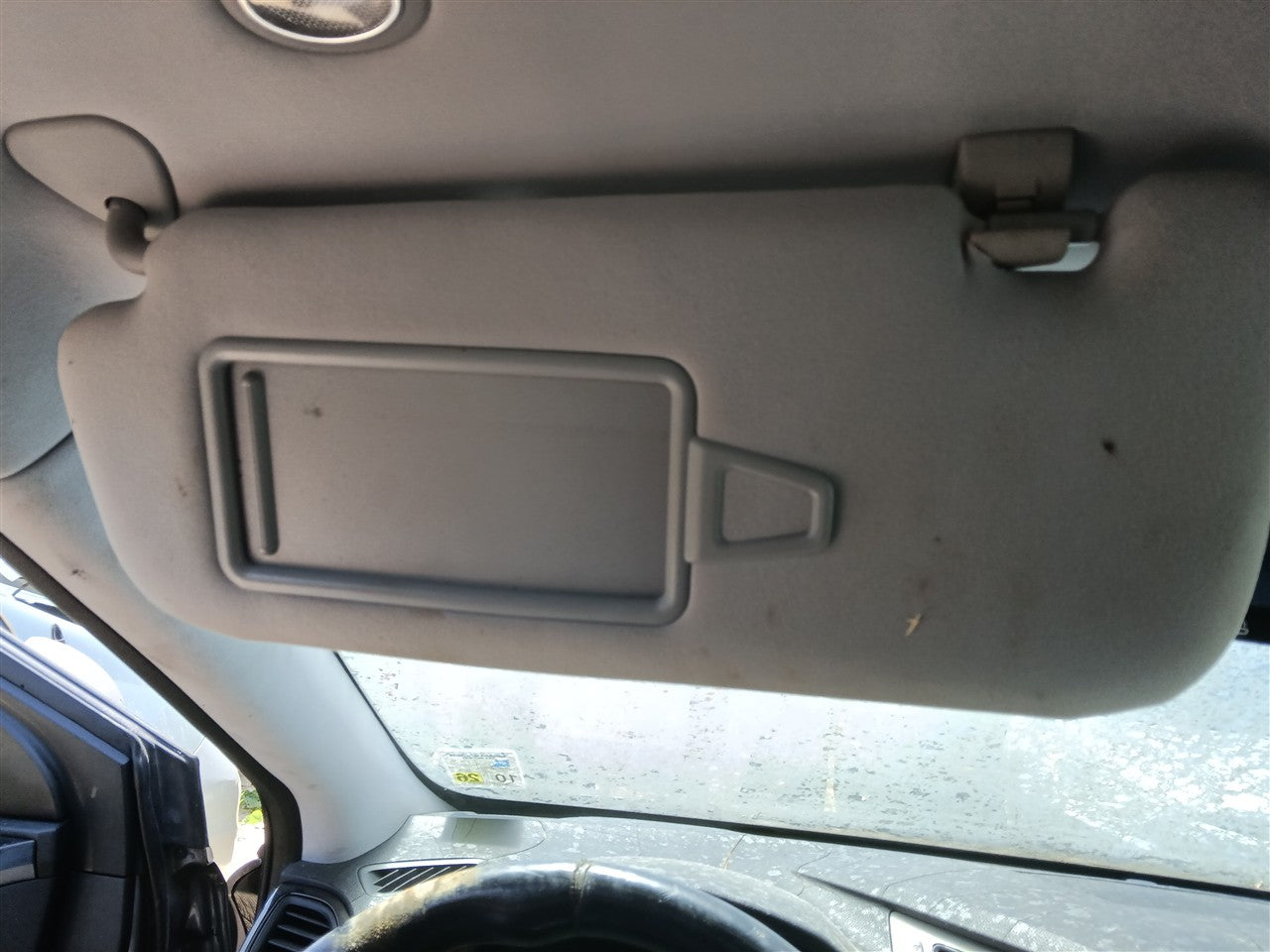 2012 thru 2017 Hyundai Azera Driver Side Left Sun Visor roof illuminated without sunroof L