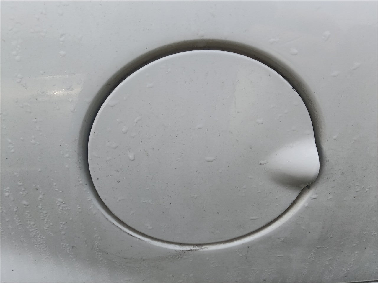 2004 Mercury Grand Marquis Fuel Filler Gas Door Lid