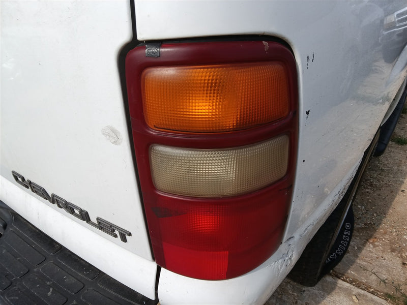 2000 2001 2002 2003 Chevrolet Suburban 1500, Chevrolet Suburban 2500, Chevrolet Tahoe, GMC Yukon and 2 more Passenger Side