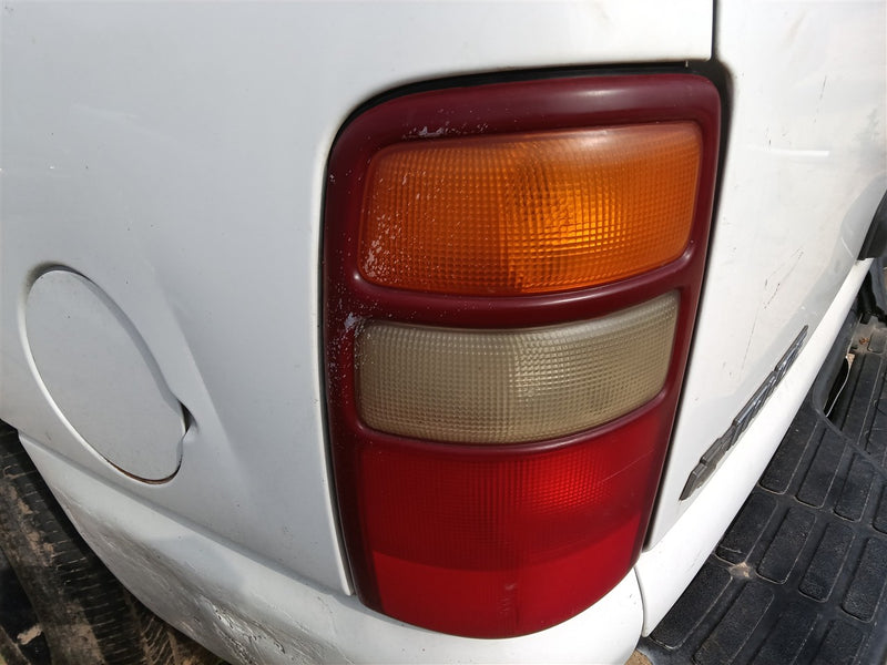 2000 2001 2002 2003 Chevrolet Suburban 1500, Chevrolet Suburban 2500, Chevrolet Tahoe, GMC Yukon and 2 more Driver Side Left