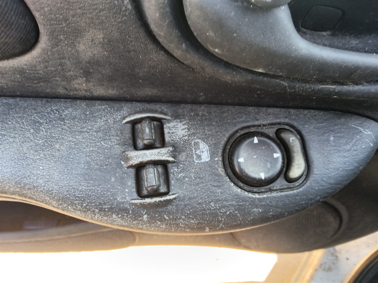 2000 thru 2005 Plymouth Neon Driver Side Left Front Door Window Master Switch Driver s