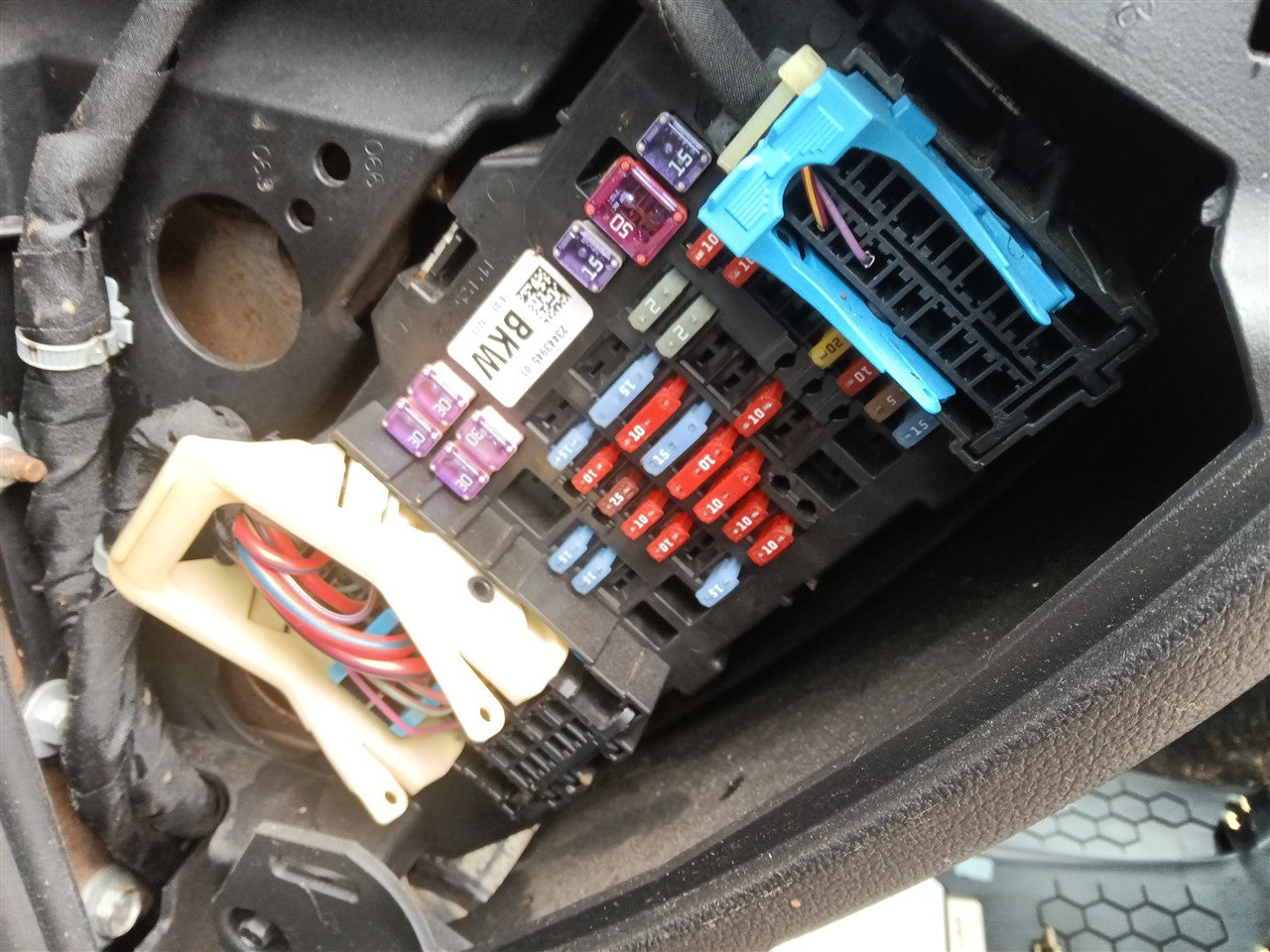 2014 Chevrolet Silverado 1500 Cabin Interior Fuse Box Relay Panel