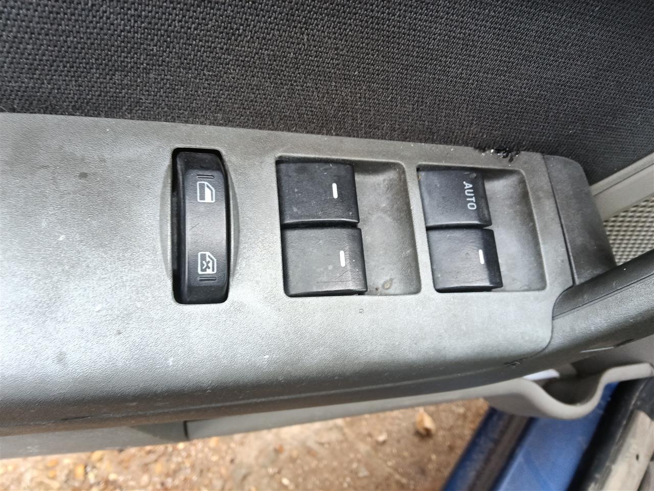 2008 thru 2012 Ford Escape, Ford Focus, Mercury Mariner, Ford F250SD and 1 more Driver Side Left Front Door Window Master