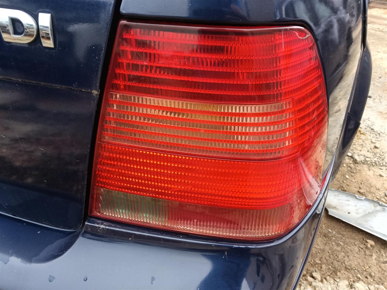 1999 thru 2003 Volkswagen Jetta, Volkswagen Jetta GLI Passenger Side Right Tail Light Lamp Assembly R