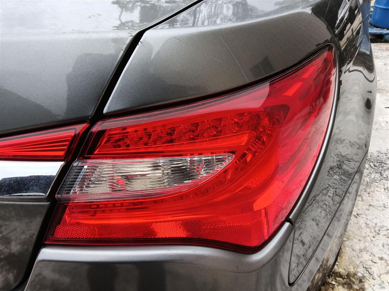 2011 2012 2013 2014 Chrysler 200 Passenger Side Right Tail Light Lamp Assembly Sdn R