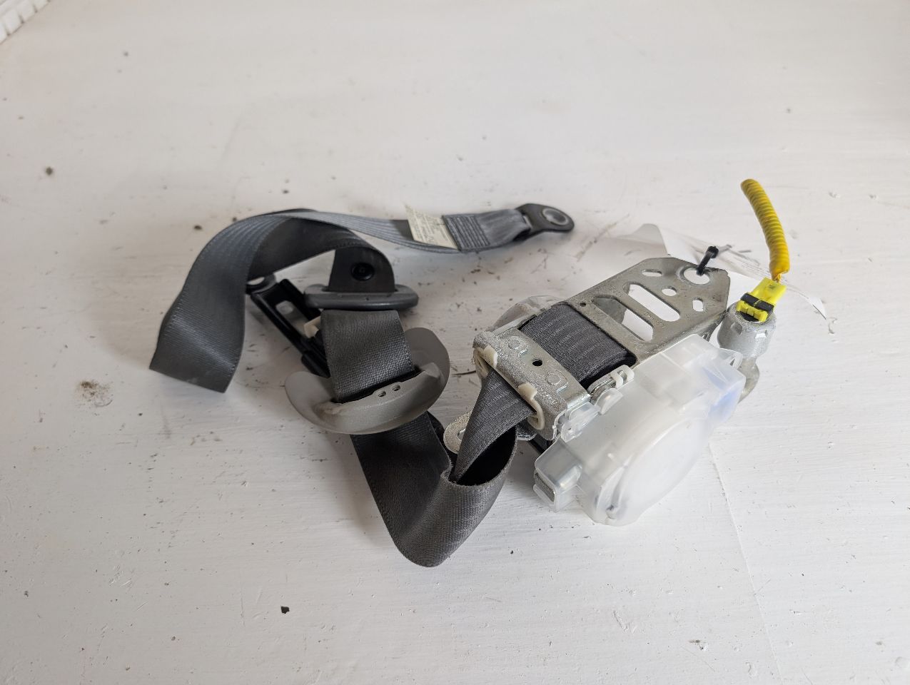 2010 2011 2012 2013 Toyota Tundra Seat Belt Front passenger retractor