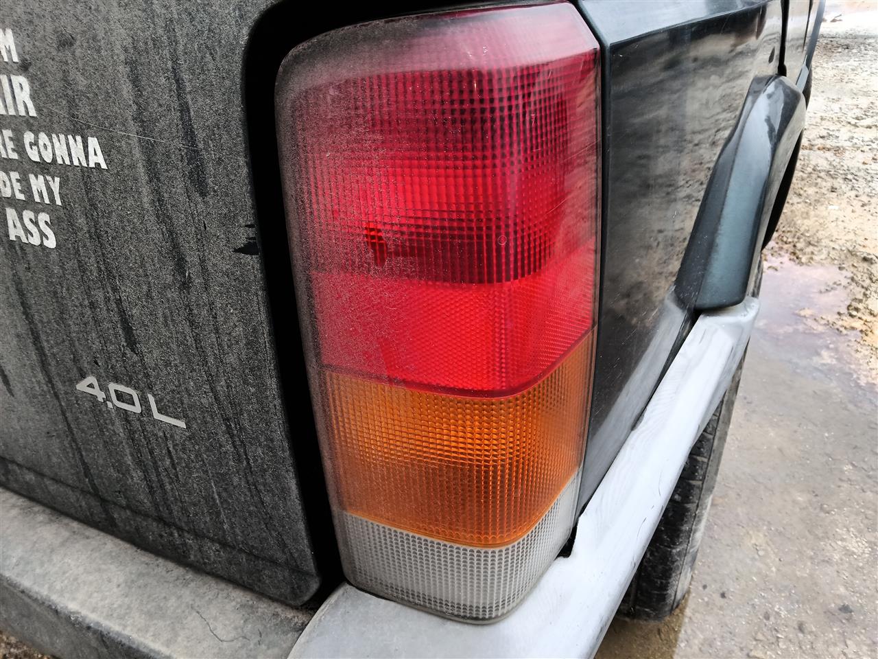 1997 thru 2001 Jeep Cherokee Passenger Side Right Tail Light Lamp Assembly R