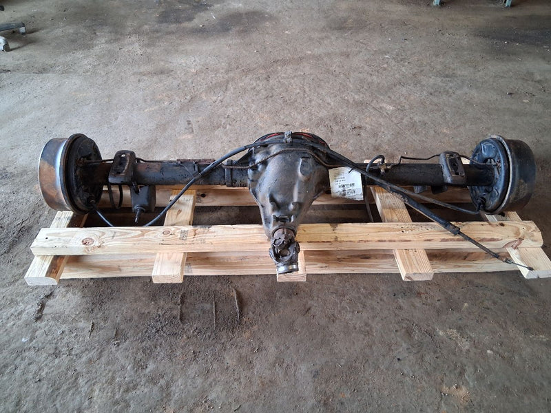 1991 thru 2001 Jeep Cherokee Axle Assembly RR Chrysler manufactured 8 1 4