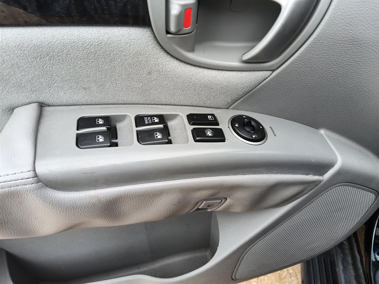 2007 2008 2009 Hyundai Santa FE Driver Side Left Front Door Window Master Switch Driver s lock and