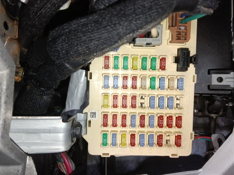 2009 Hyundai Santa FE Cabin Interior Fuse Box Relay Panel