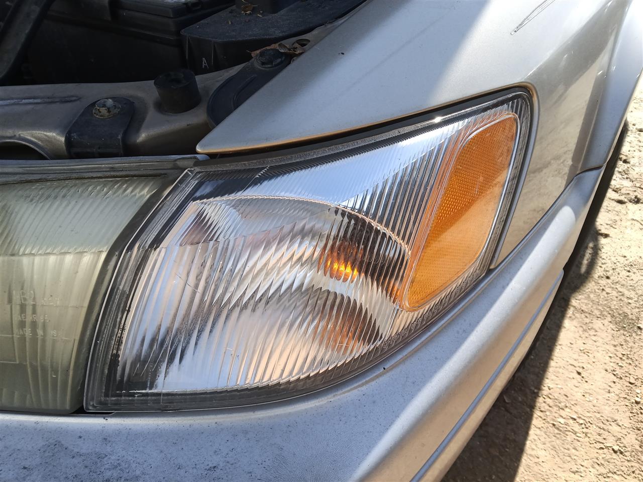1997 1998 1999 Toyota Camry Driver Side Left Front Lamp Park Turn Signal fender mounted