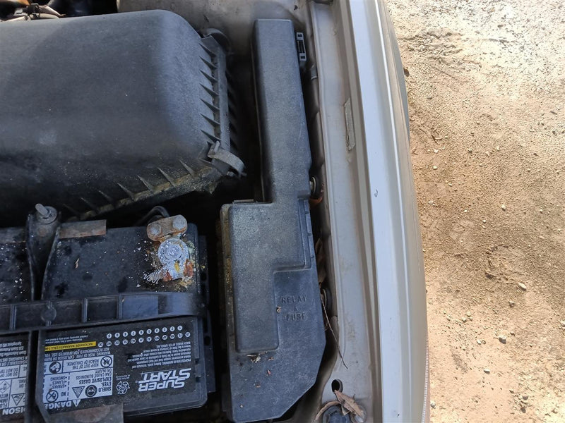 1997 Toyota Camry Engine Bay Fuse Box Relay Panel