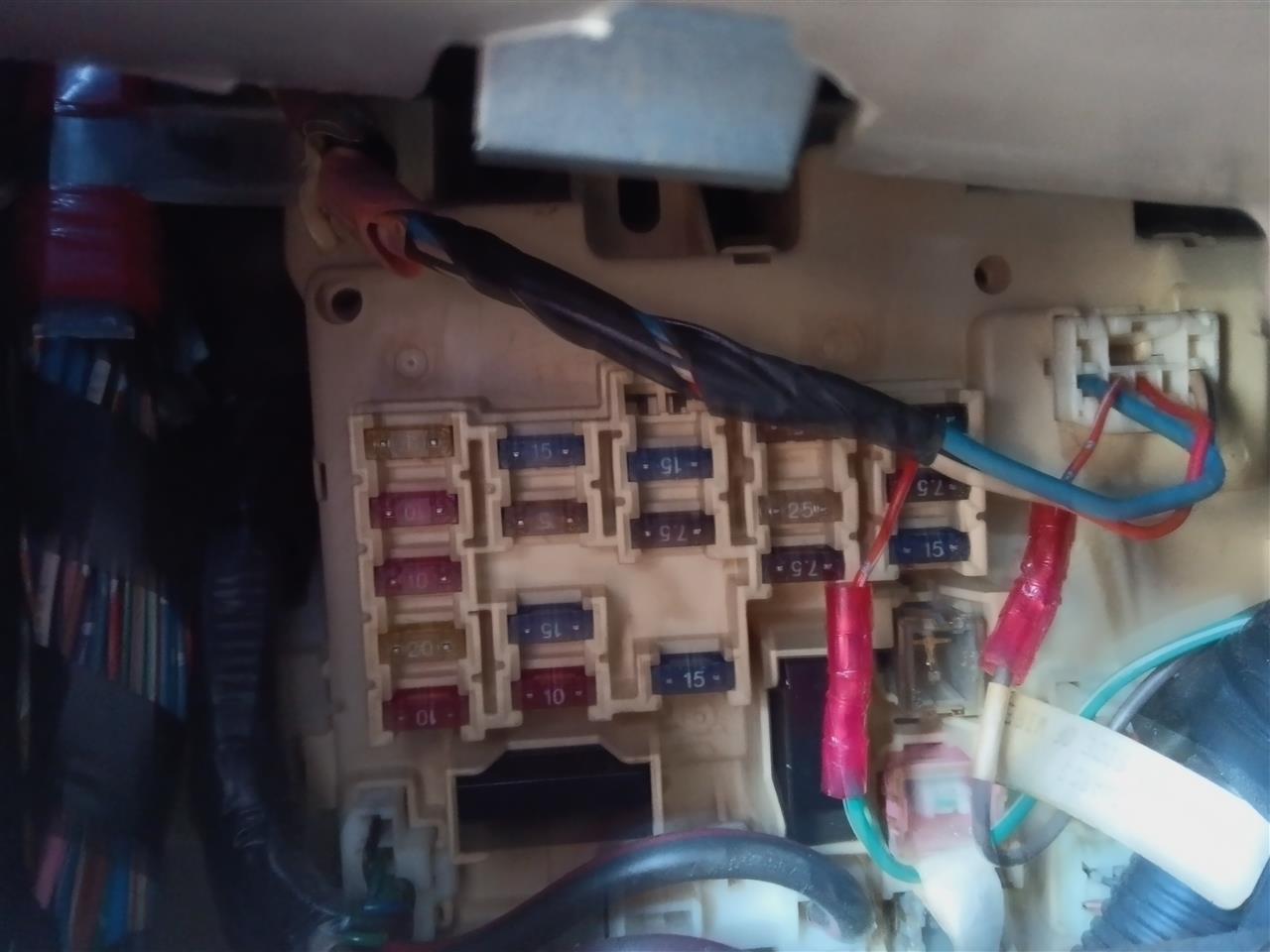 1997 Toyota Camry Cabin Interior Fuse Box Relay Panel