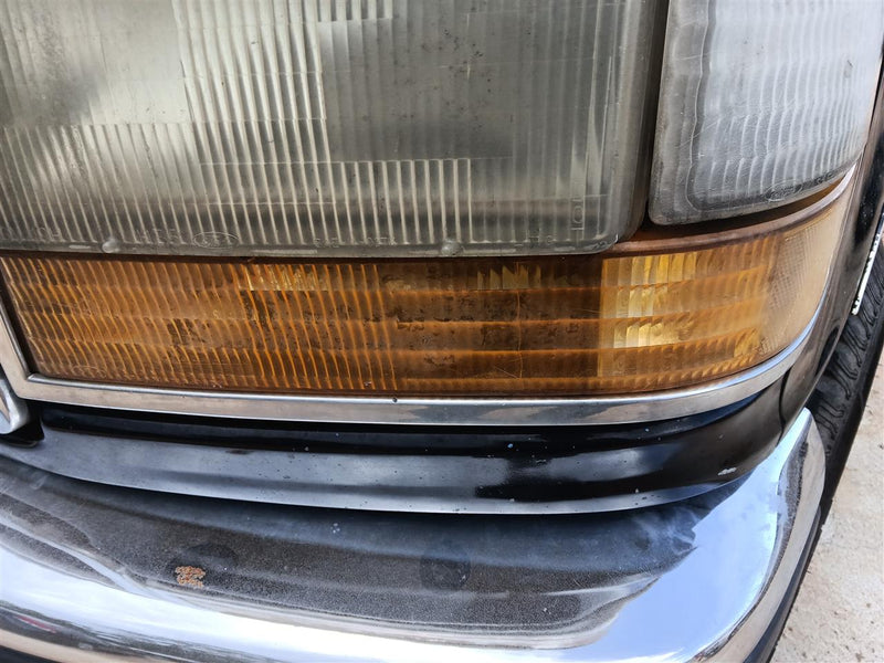 1992 thru 1997 Ford F250, Ford F350, Ford F450, Ford Bronco and 1 more Driver Side Left Front Lamp Park Turn Signal