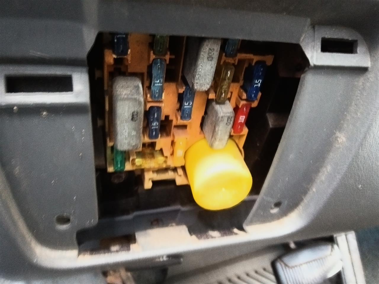 1992 Ford F150 Cabin Interior Fuse Box Relay Panel