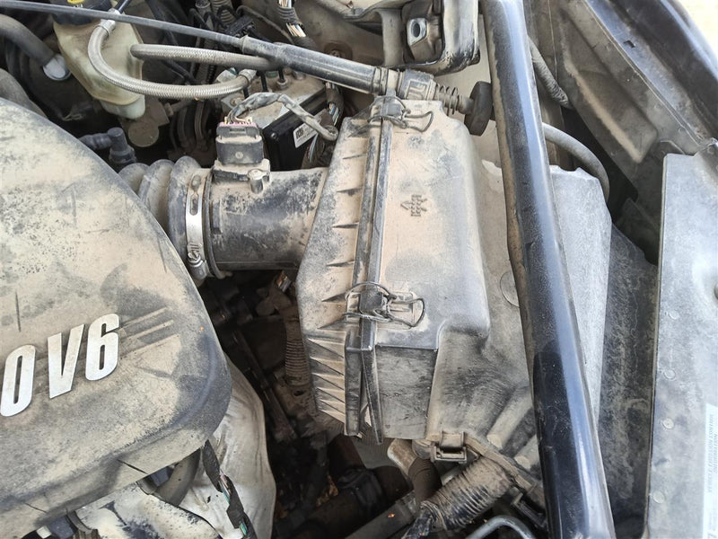 2010 2011 Chevrolet Impala Air Cleaner Intake Filter Box