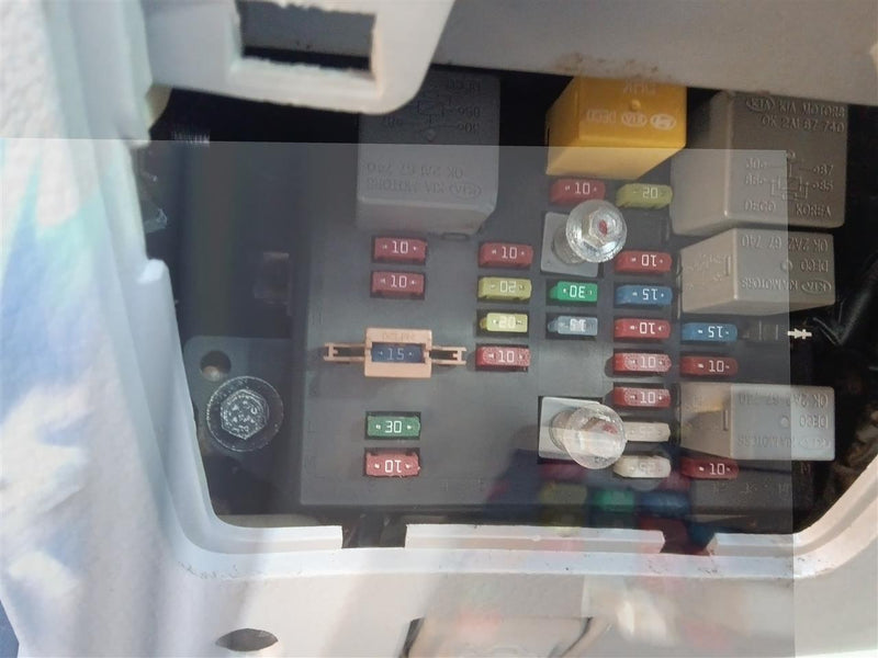 2009 KIA Spectra Cabin Interior Fuse Box Relay Panel