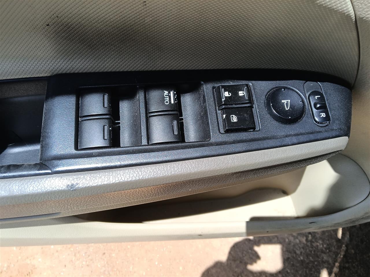 2008 thru 2012 Honda Accord Driver Side Left Front Door Window Master Switch Driver s Sdn lock and with lighted
